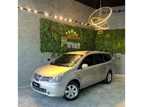 NISSAN GRAND LIVINA 1.8 SL 16V FLEX 4P AUTOMÁTICO NISSAN GRAND LIVINA 1.8 SL 16V FLEX 4P AUTOMÁTICO